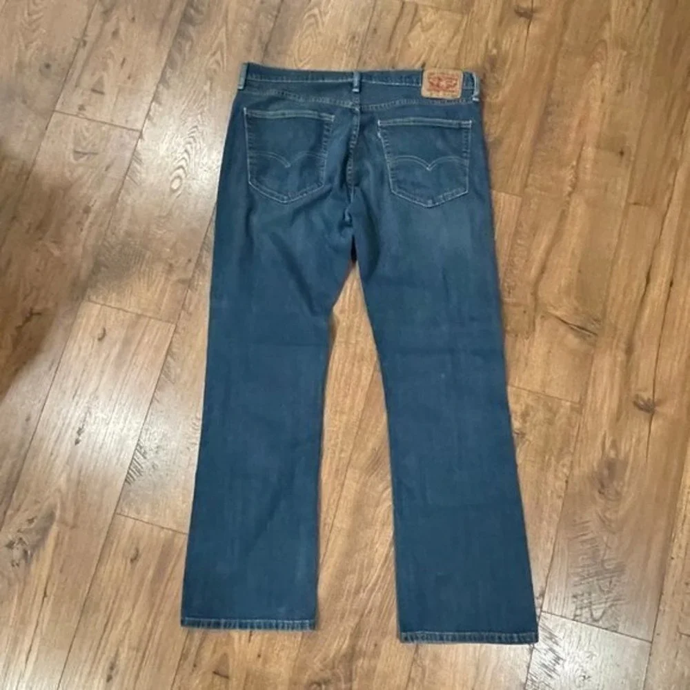 Levi's 627 Straight Leg Zip Fly Medium Wash Denim Jeans Men's Size 36‎ x 32